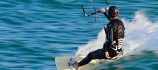 How does kitesurfing work