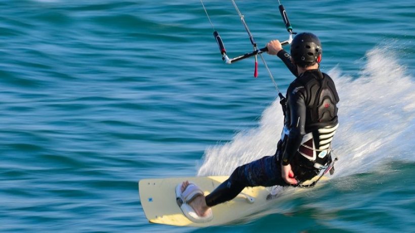 How does kitesurfing work? Advice and Tricks