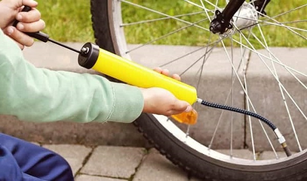 How to use bike pump